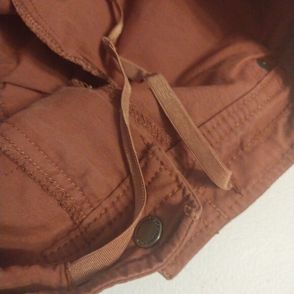 Kuhl Women's Roll Up Cargo Pants Sz 12 Rust Snap Pockets Gorpcore Hiking Camping - Picture 12 of 15